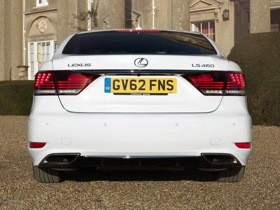  Lexus LS460 F-Sport 2012 года  (UK) (фото 6 из 16)
